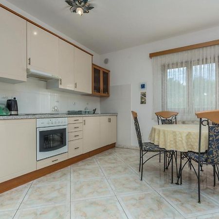 Amazing Apartment In Zambratija With 2 Bedrooms And Wifi Екстериор снимка